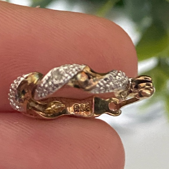 Beautiful Robert Seeman Designs Gold over Sterling Silver 925 hoop earrings .75” - Picture 3 of 4